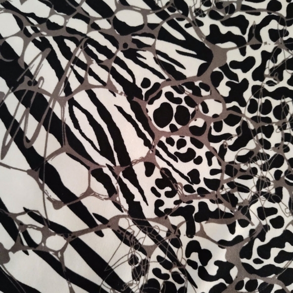 Artsy Abstract Print Womens XL Tunic Top / Dress Black White And Silver - Picture 3 of 3